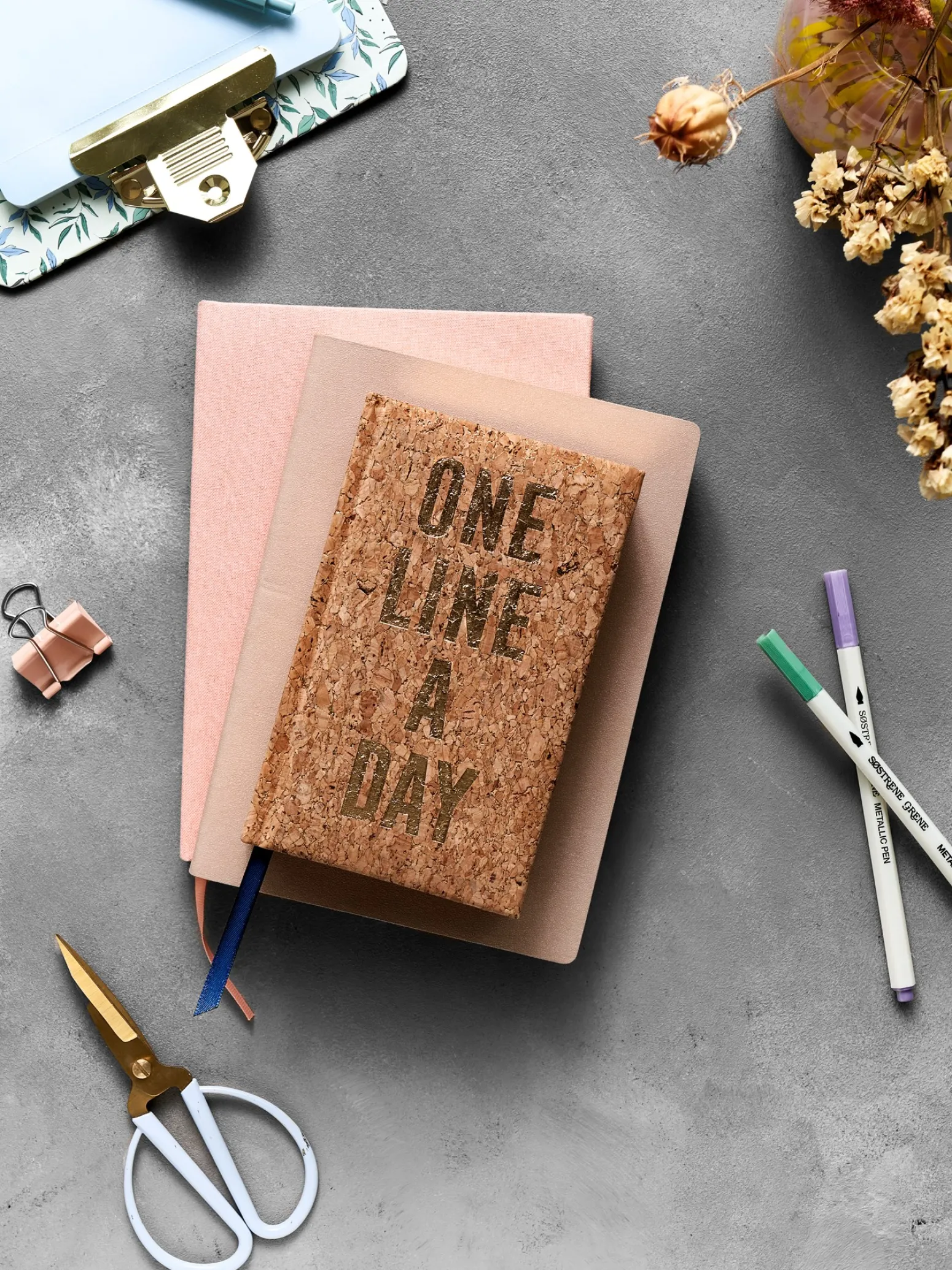 Søstrene Grene Schweiz Coffee Table Books<One Line A Day